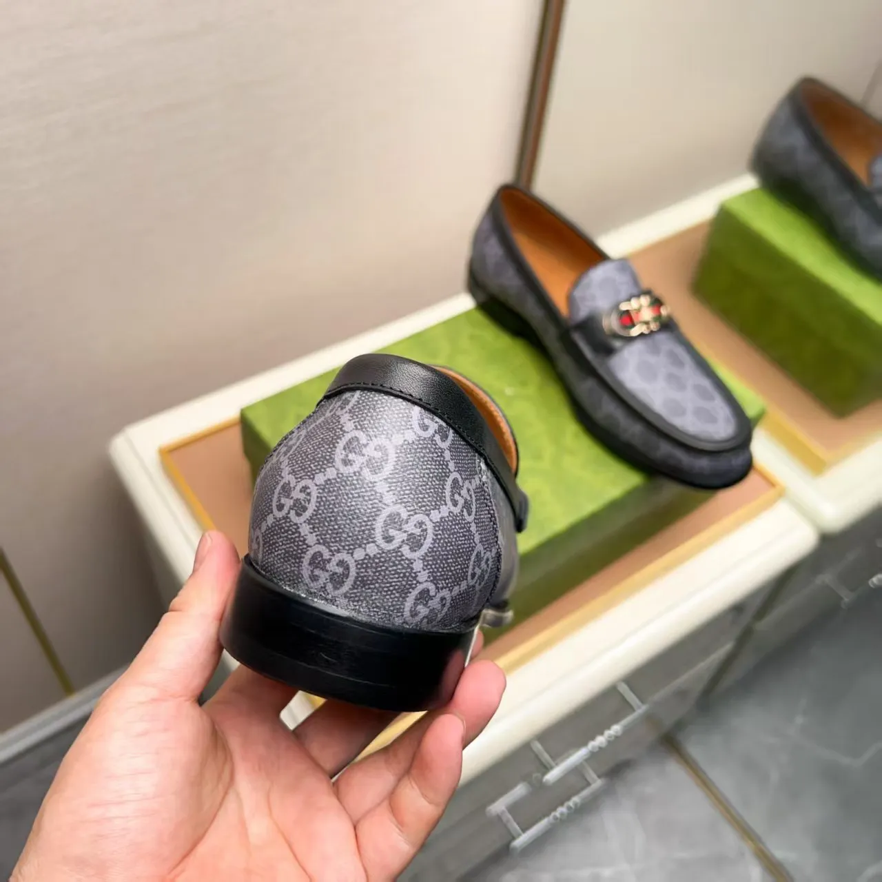 Men's men's shoes 💰460 🆘【GUCCI】Gucci ·🐂里· Hot-selling pea shoes top brand luxury, top quality, the latest fashion pea shoes.. The upper is made of original first-layer cowhide. (Full first-layer water-dyed 🐂 leather·inner). The original stylish and stylish soft rubber wear-resistant and non-slip outsole is light and comfortable on the foot, available in 3 colors! Matching code: 38-44 (customized at 45.46.47)